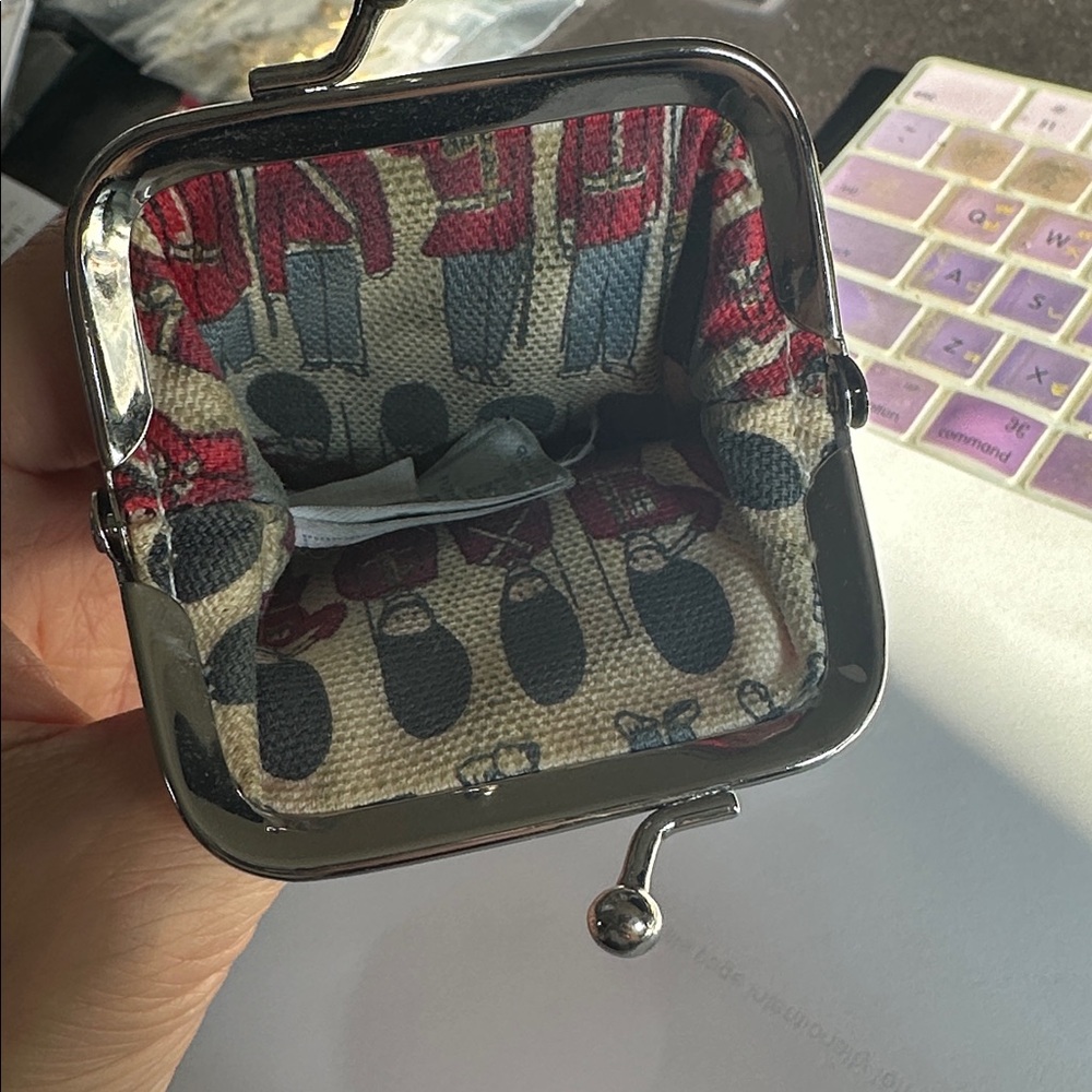 Cath Kidston Red and Cream Coin Purse - Picture 3 of 3